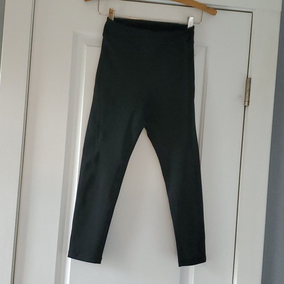 IVY PARK Pants - IVY PARK black capri workout/yoga legging!